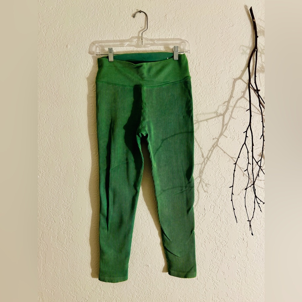 Bright green ribbed yoga/workout pant